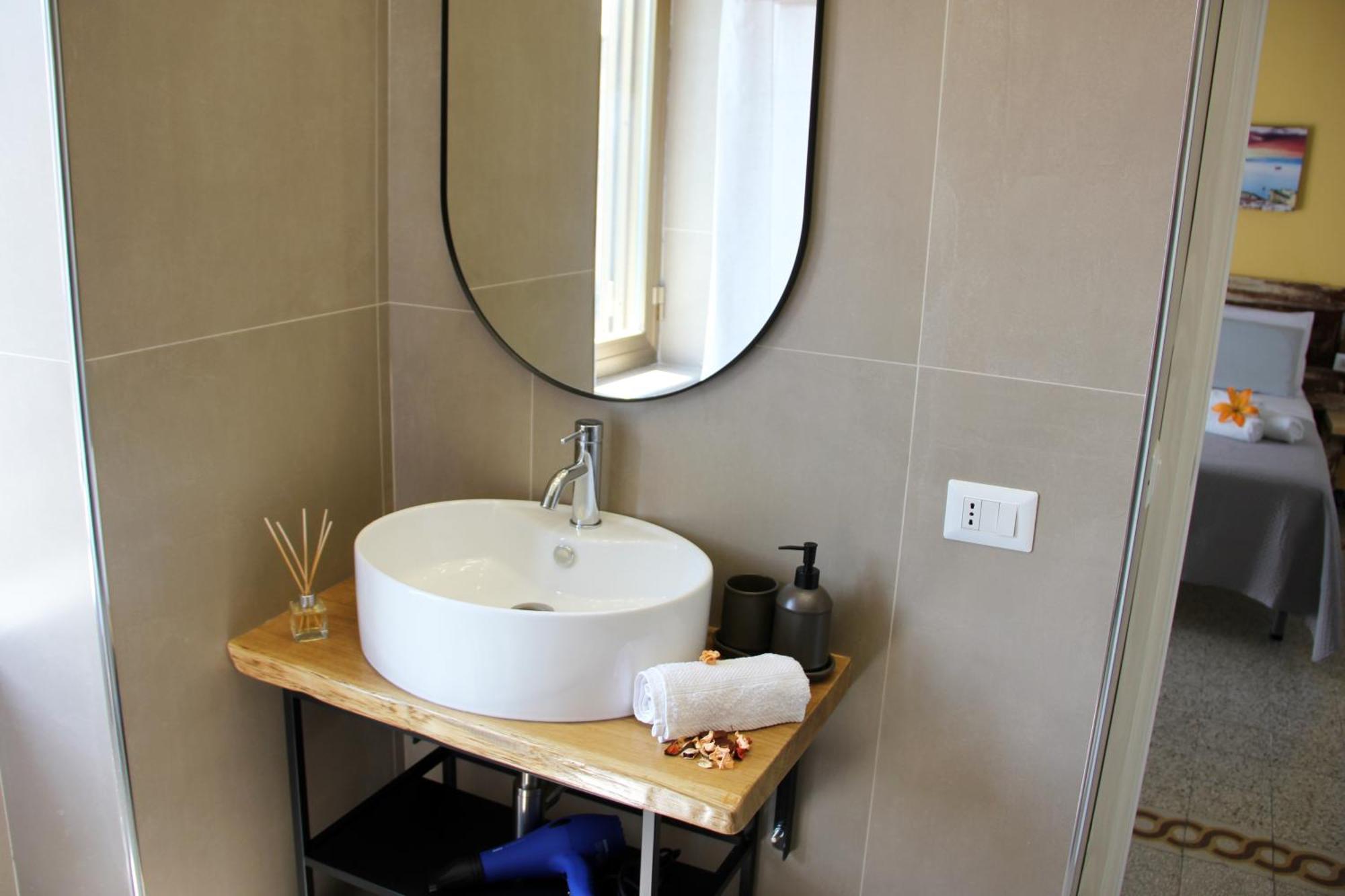 Le Guarattelle House Teresina Room Napoli Ngoại thất bức ảnh